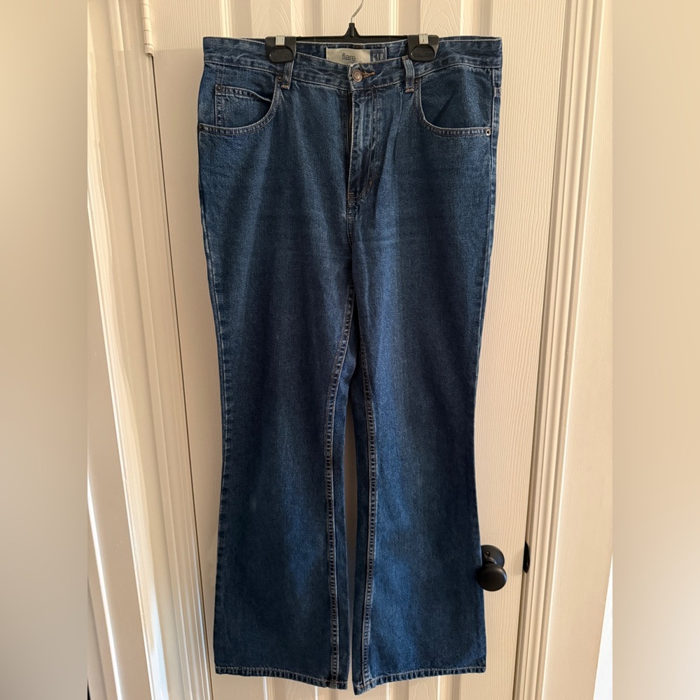 GAP Women’s Flared Jeans
